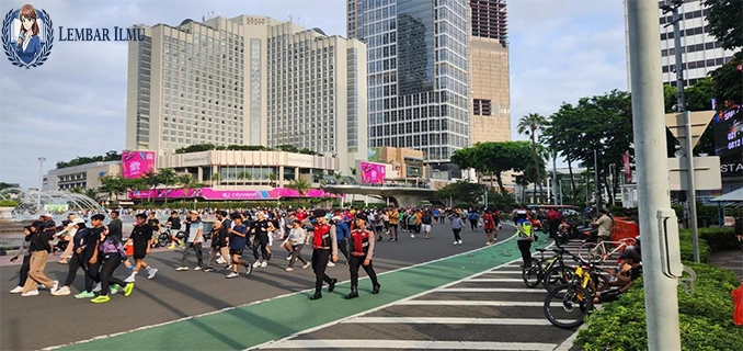 Warga Gaspol Olahraga di CFD HI Usai Kehujanan Terus