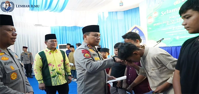 Kapolda Riau Safari Ramadan di Pelalawan Santuni Yatim